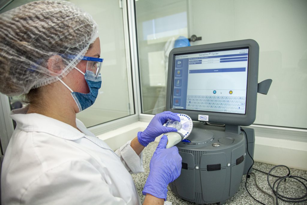 Frigocerro microbiological laboratory — technicians performing quality analysis